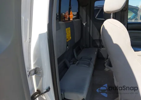 2008 Toyota Tacoma Prerunner V6 z USA, uszkodzony, nr VIN 5TETU62N58Z490671